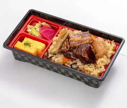 ヤマトポーク角煮の釜めし弁当。玉子焼き・香の物付き。